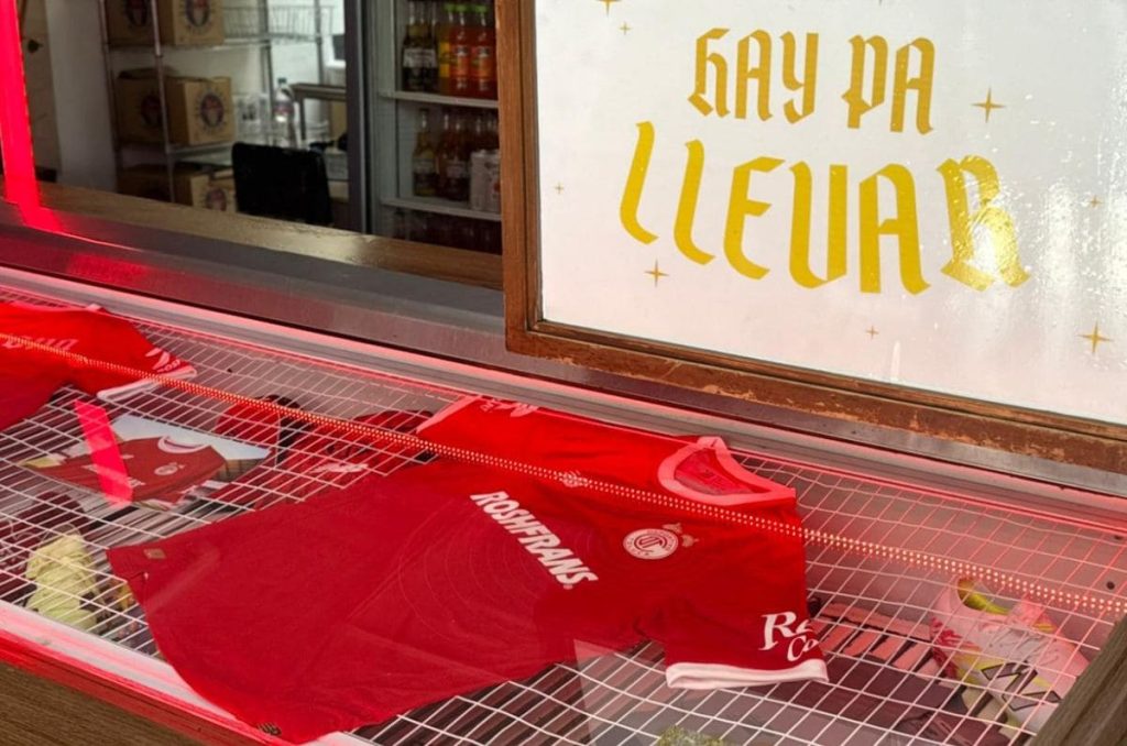 Una tortería, un jersey y dos coronas: así celebra Toluca su bicampeonato