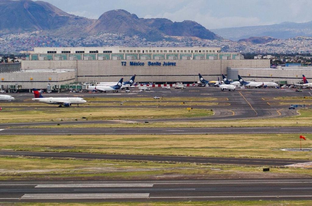 Taxistas realizarán bloqueos en las instalaciones del AICM ¡Toma precauciones!