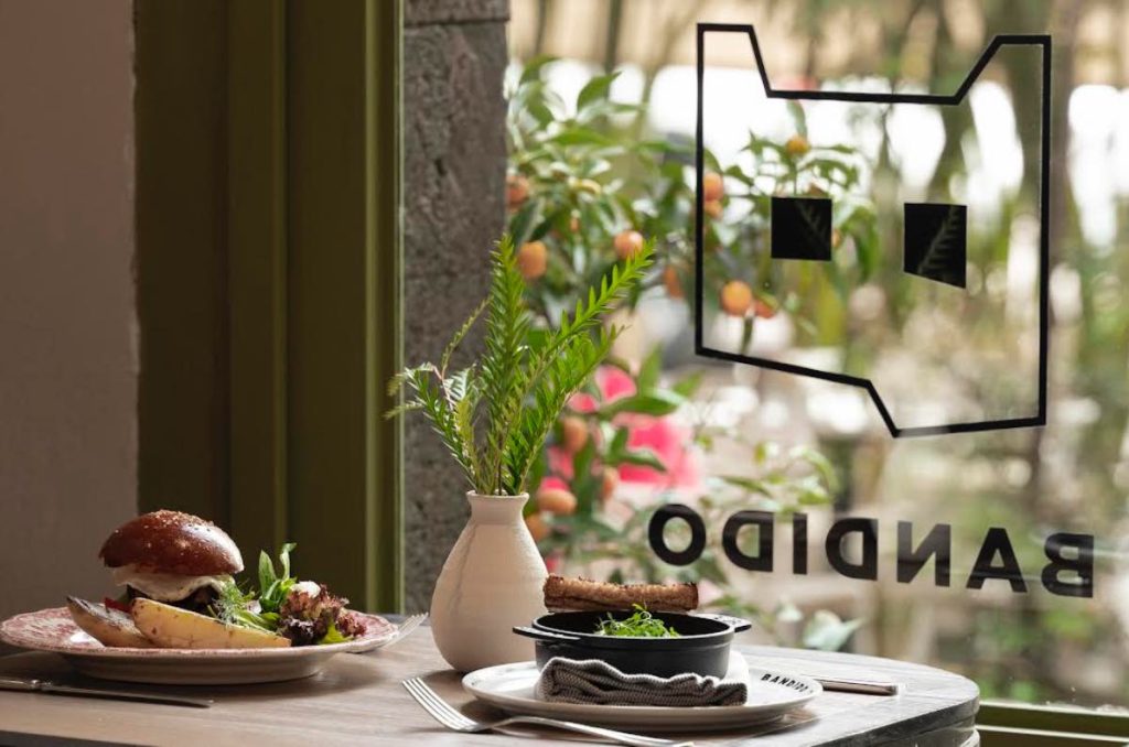 Bandido: Hi-fi café en CDMX con cocina a la leña