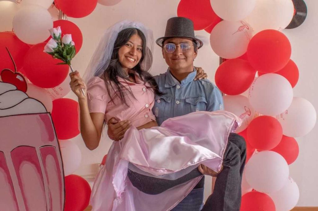 Bodas temáticas en la Torre Latino por San Valentín ¡Al estilo disco!