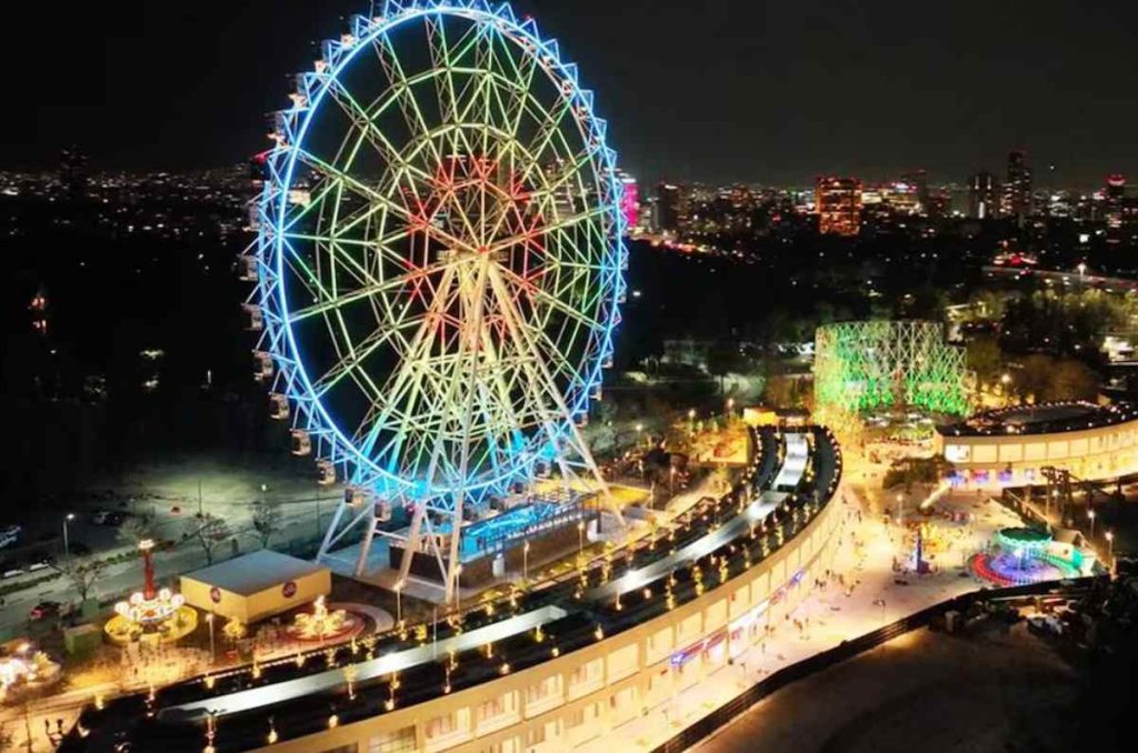 Vive la experiencia Cabinas VIP en la rueda de la fortuna más alta de México