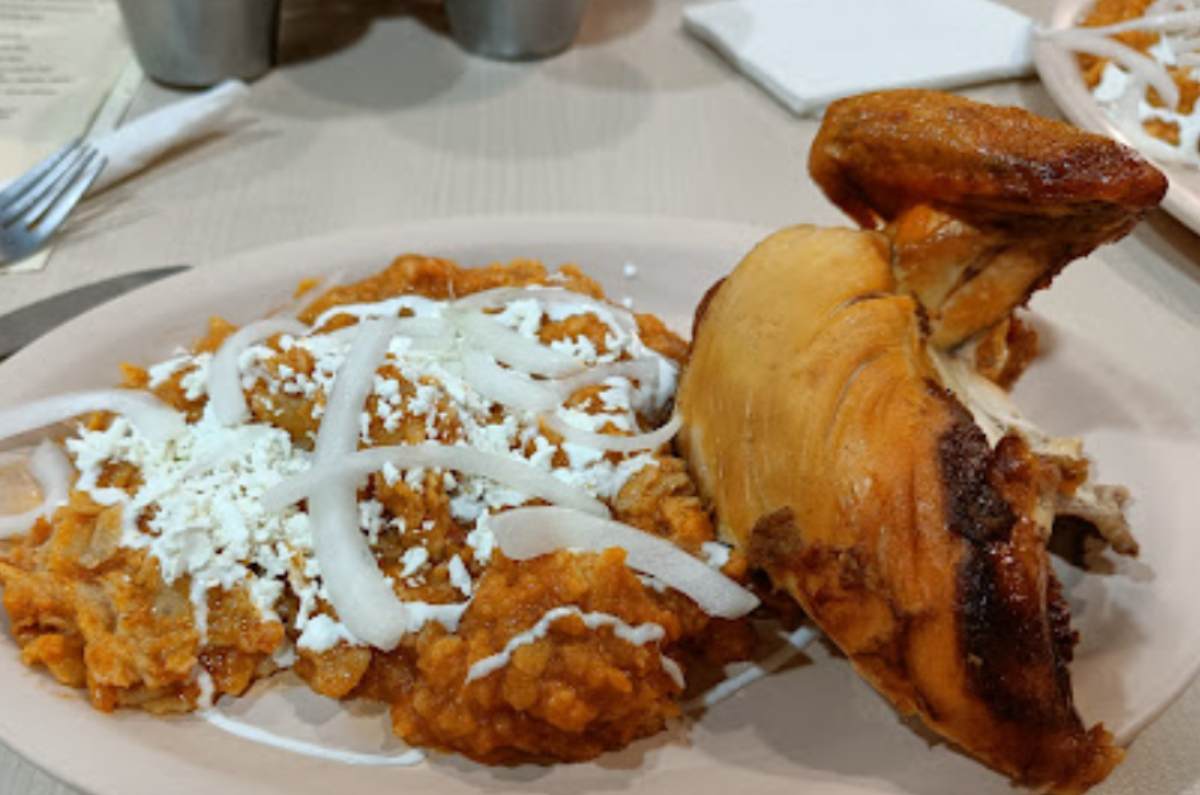 La Vasconia: Pan calientito y desayunos baratos en el centro de CDMX