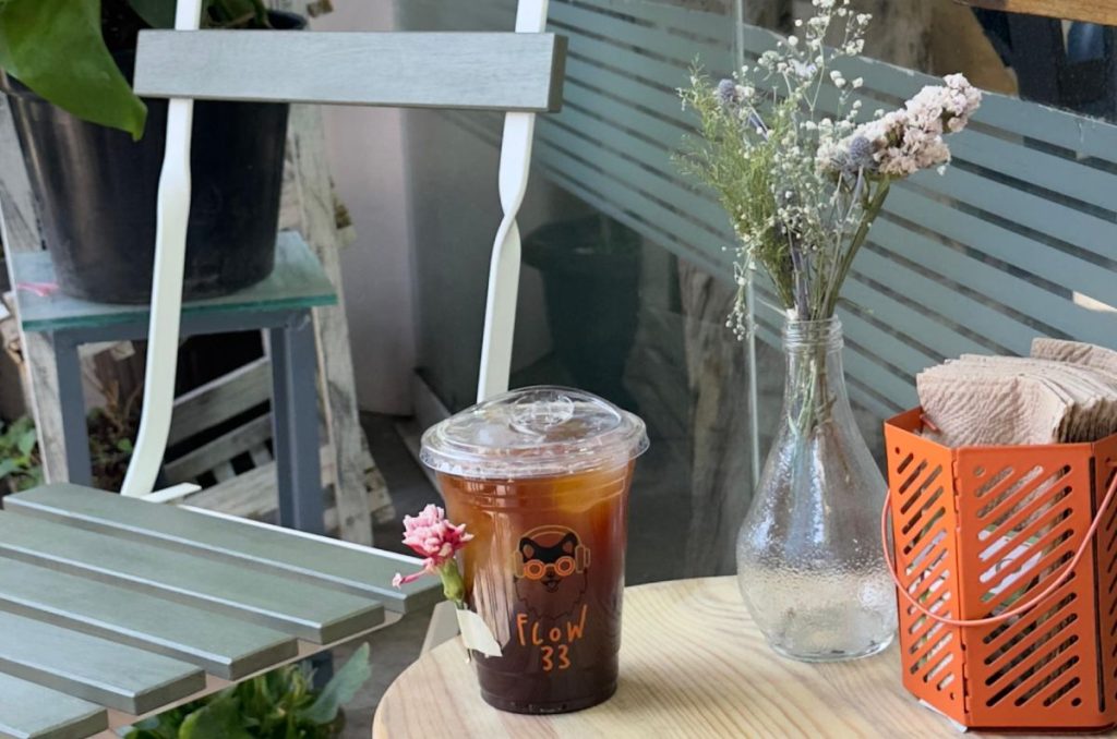 Descubre la cafetería oculta en esta florería de San Rafael