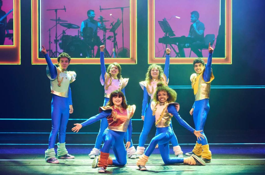 La vida es mejor cantando: un musical con canciones de Timbiriche