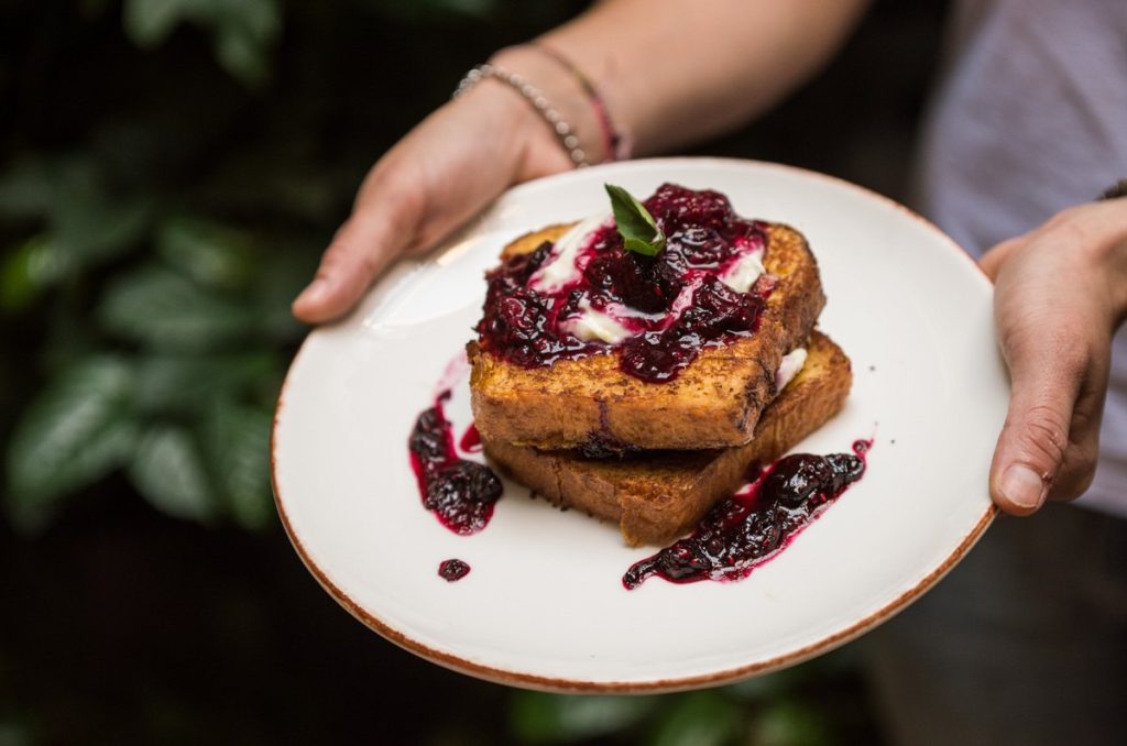 Conoce Motín y su propuesta de desayuno todo el día en CDMX