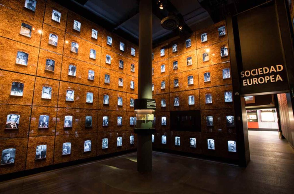 Así se vive la historia con realidad aumentada en el Museo de Memoria y Tolerancia