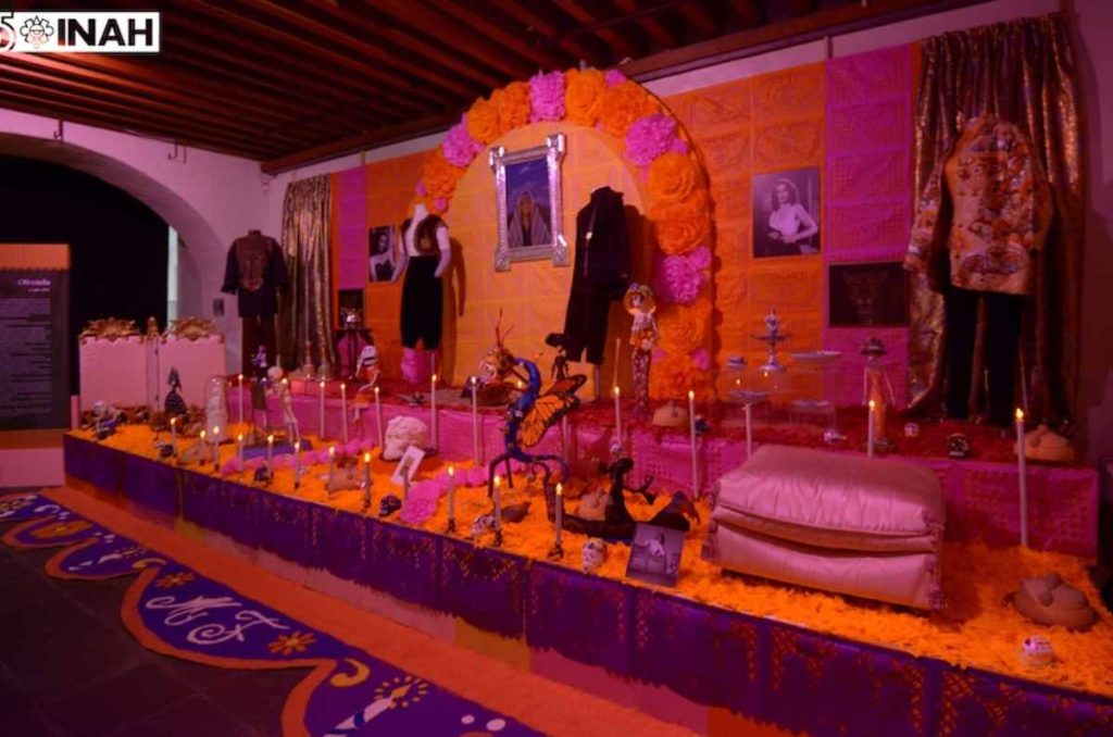 Visita la exposición “Ofrenda a María Félix” en el Museo de El Carmen