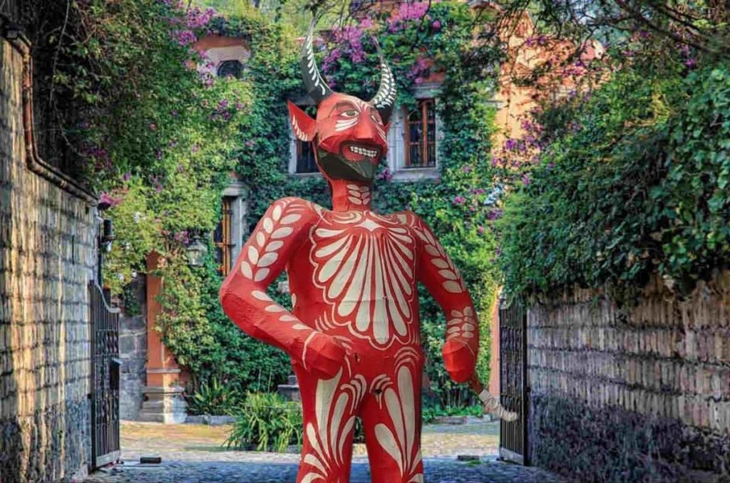 El Bazaar Sábado celebra el Sábado de Gloria con exhibición de Judas ¡gratis!