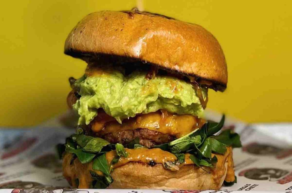 Rey del Machete: hamburguesas y Hot Dogs de tamaño colosal 8