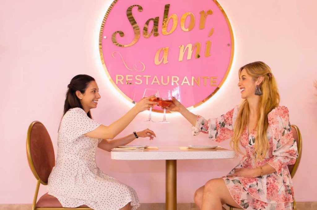 Top 3 cafeterías y restaurantes rosas que visitar en CDMX